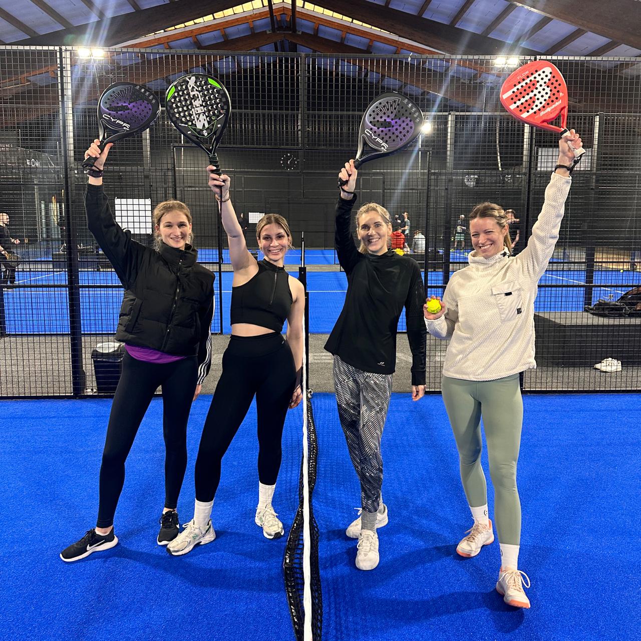 Padelarena_Community_Spieler_auf_Court